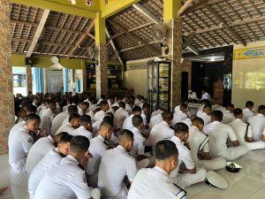 Read more about the article DEMO SMK PERIKANAN DAN KELAUTAN PUGER DALAM HENING ISTIGHOSAH DI MASJID SEKOLAH